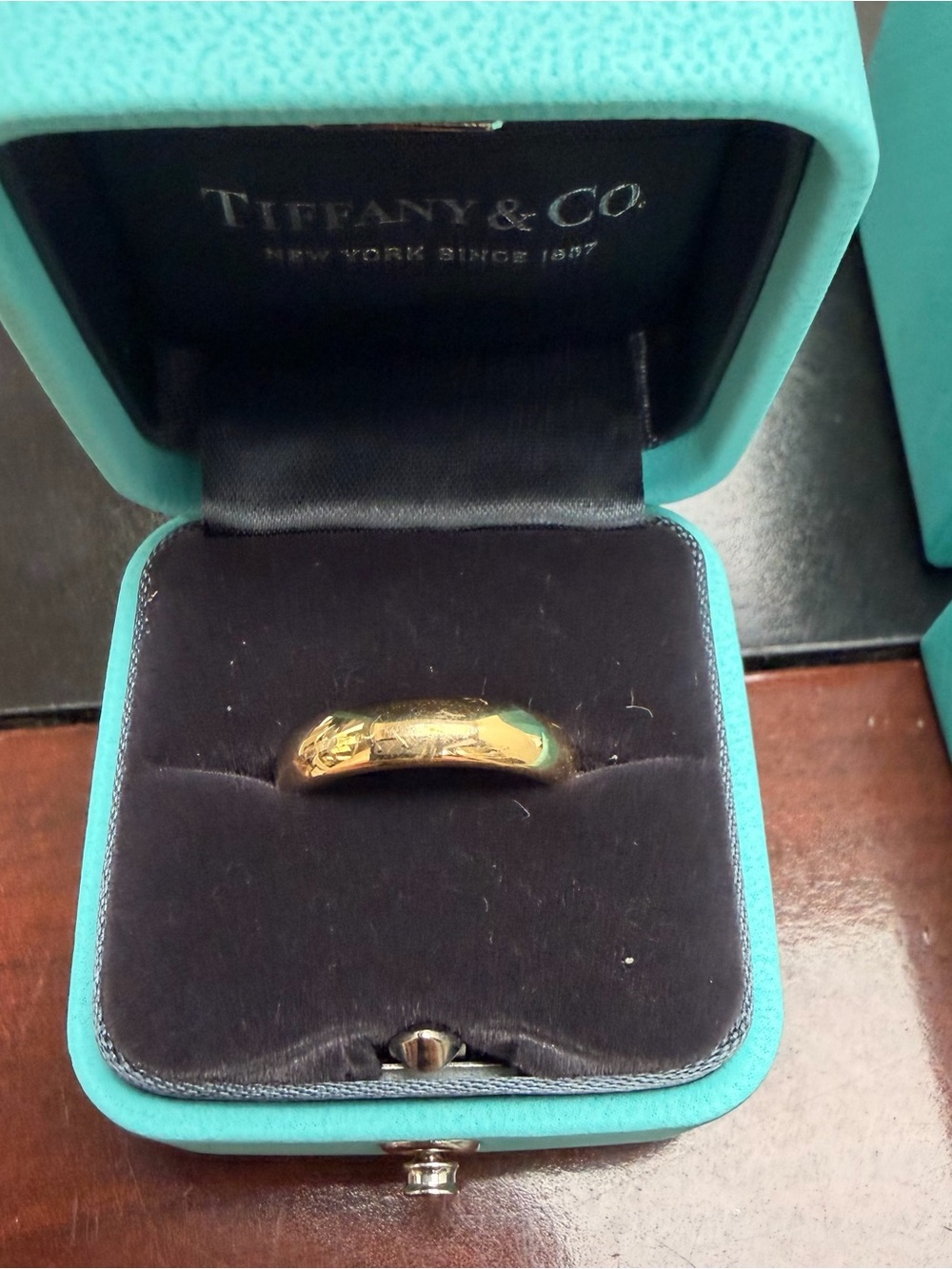 Tiffany & Co. Forever Wedding Band Ring in Yellow Gold, 4.5 mm Wide - Picture 4 of 9